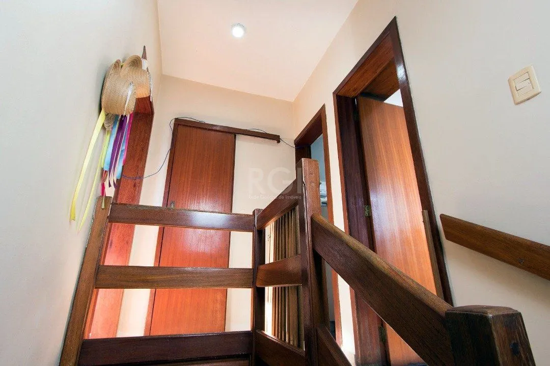 Imagem Casa para Venda - 229.18m², 4 dormitórios, sendo 4 suites, 5 vagas - Cavalhada