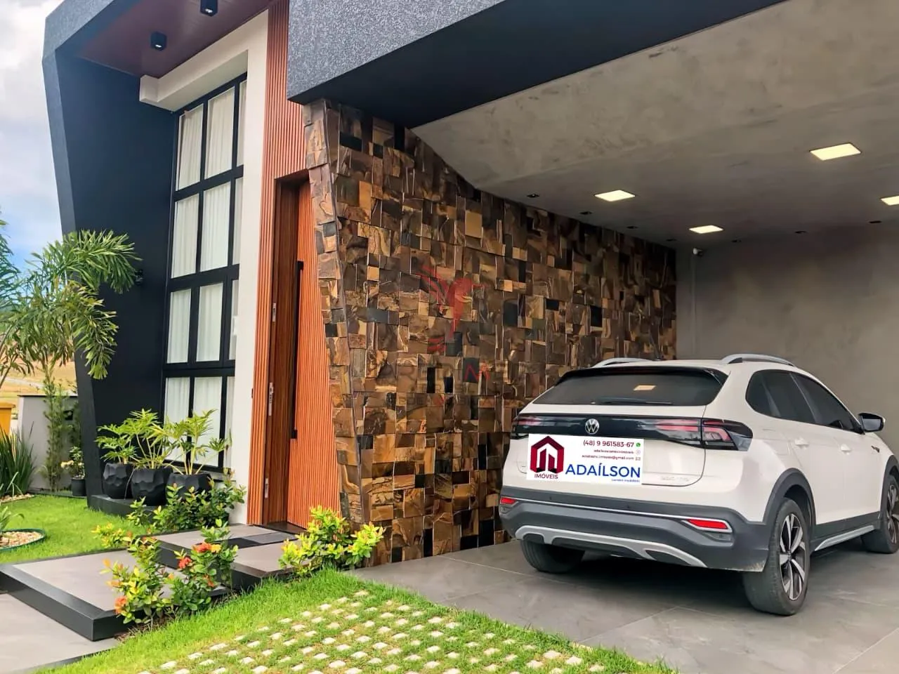 Imagem CASA PRONTA COLINAS CAMBORIÚ SC BRASIL R$ 3.800.000,00