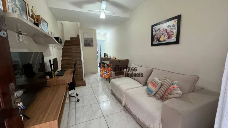 Foto do imóvel Sobrado com 2 dormitórios à venda, 62 m² por R$ 430.000,00 - Vila Guilhermina - Praia Grande/SP