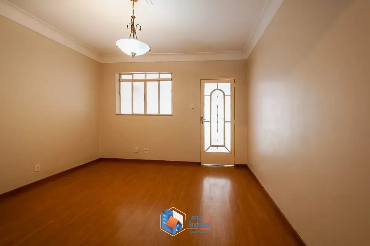 Imagem Sobrado para venda em Perdizes com 2 quartos, sendo 1 suíte, 195m²