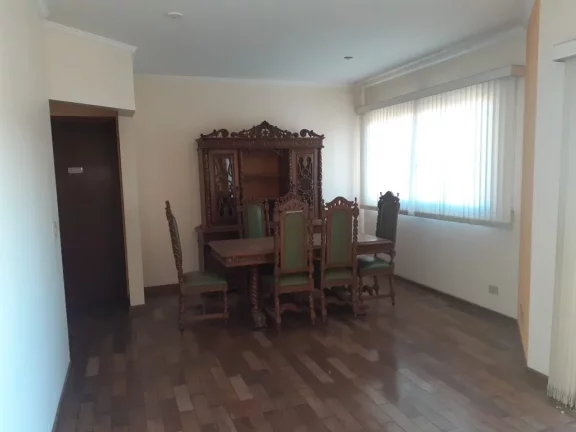 Imagem Apartamento espaçoso com 3 dormitórios, todos com armários planejados, sendo 1 suíte confortáve...
