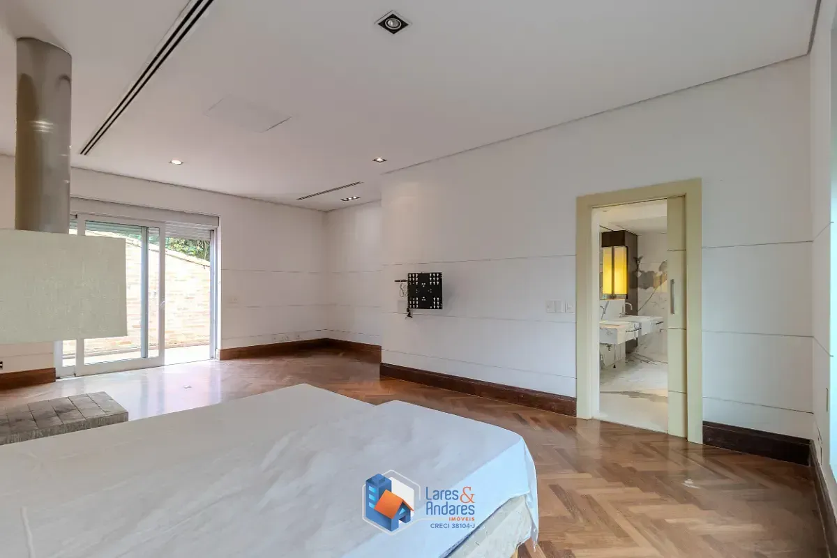 Imagem Casa para venda em Chácara Santo Antônio (Zona Sul) com 4 quartos, sendo 4 suítes, 552m²