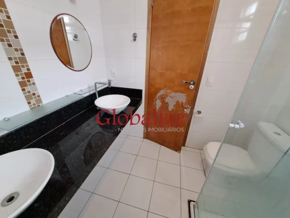 Imagem Casa Sobreposta Baixa à Venda com 3 quartos, 2 vagas, piscina, churrasqueira por R$1.150.000,00 no Boqueirão em Santos