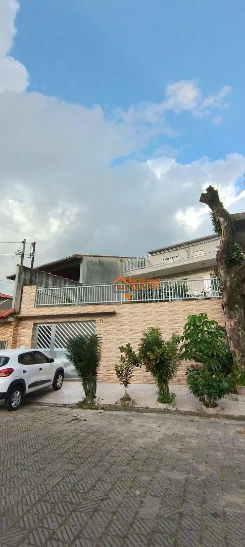 Imagem Sobrado com 3 dormitórios à venda, 240 m² por R$ 550.000,00 - Jardim Las Vegas - Guarulhos/SP