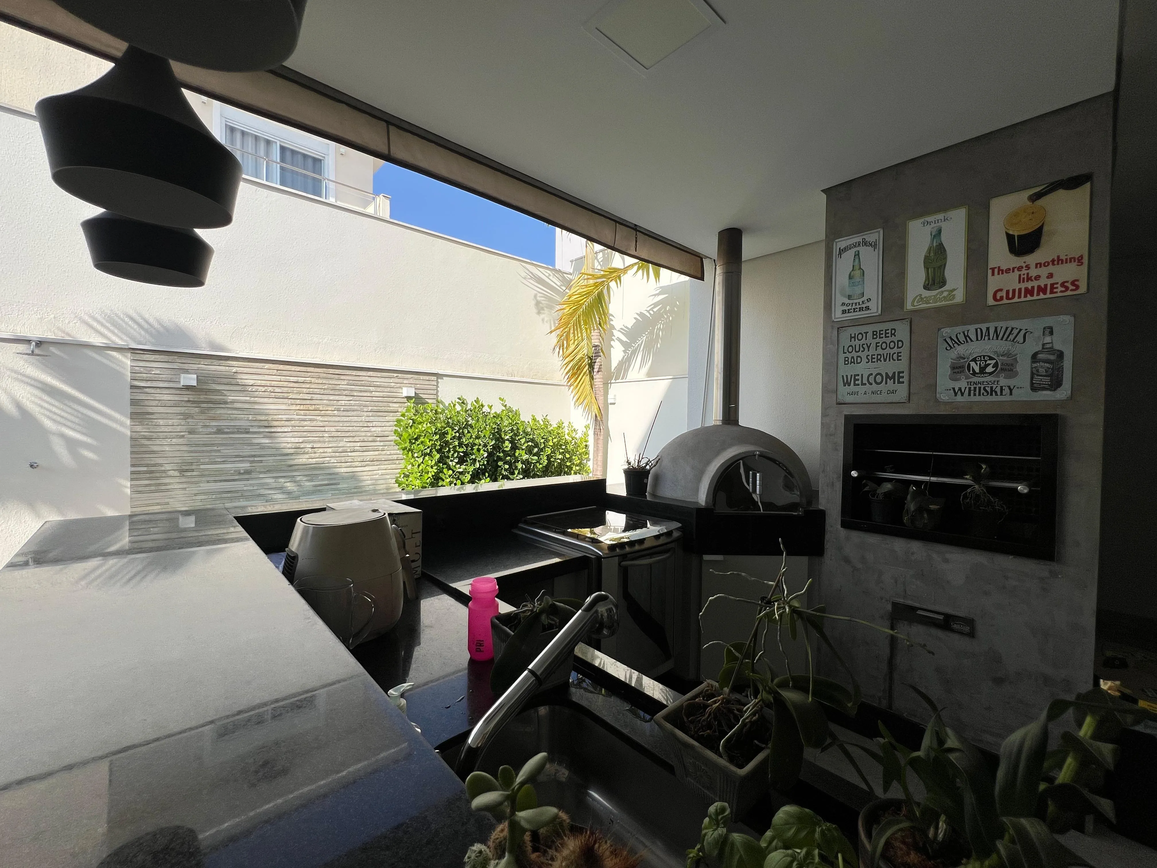 Imagem Luxuosa Casa com 3 Suítes, Piscina e Placas Fotovoltaicas no Condomínio Completo Ibiti Reserva
