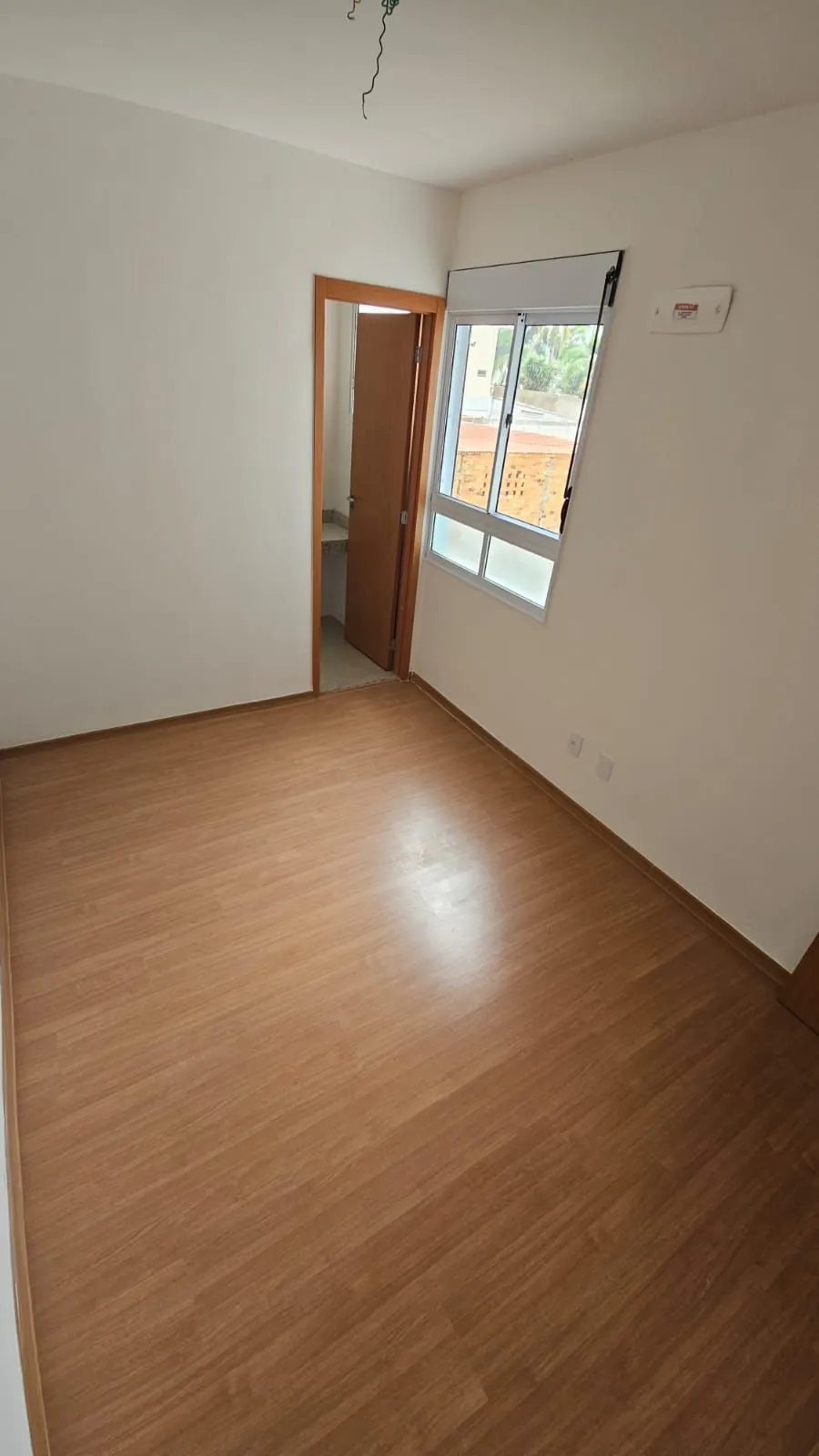 Imagem Apartamento 2 dormitórios , suíte , sacada com churrasqueira , 1 vaga de garagem coberta !
