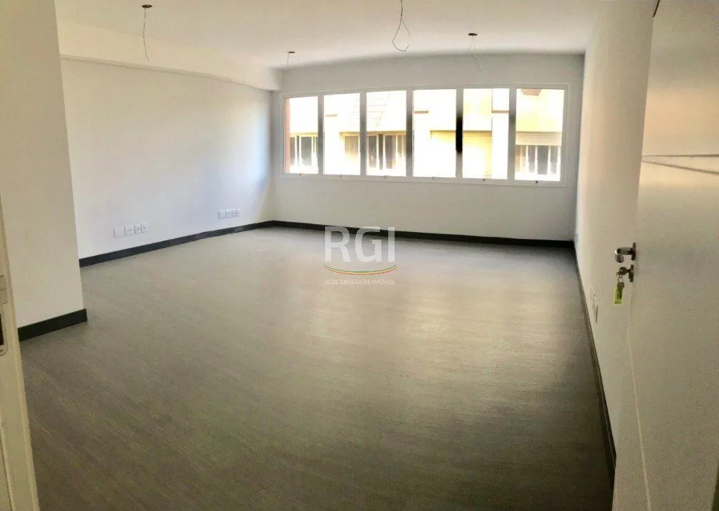 Imagem Conjunto/Sala para Venda - 123m², 0 dormitórios, 3 vagas - São João