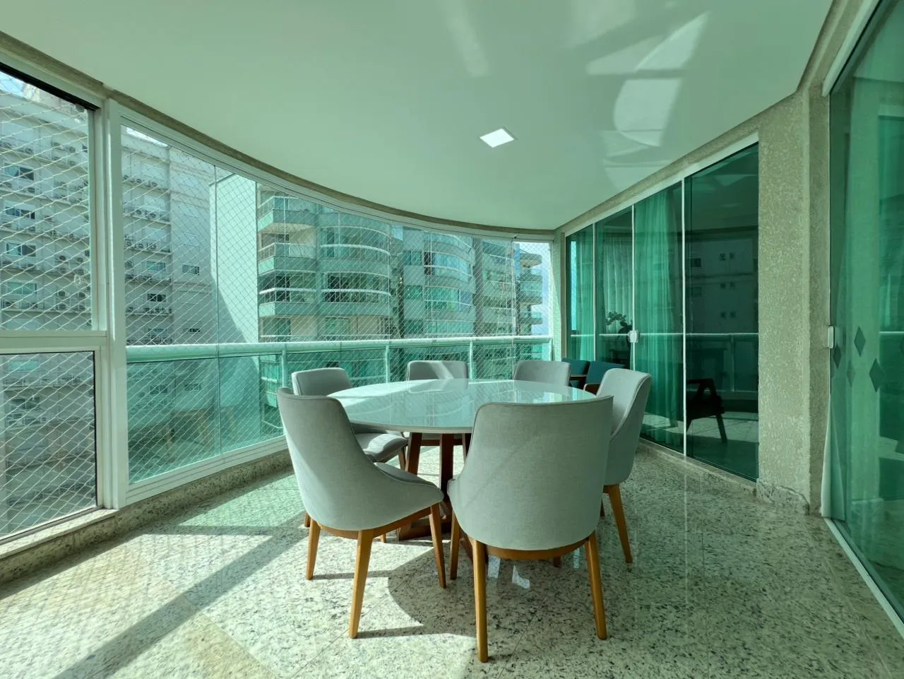 Imagem Apartamento com vista para o mar à venda com 350m2 por R$ 10.500.000,00