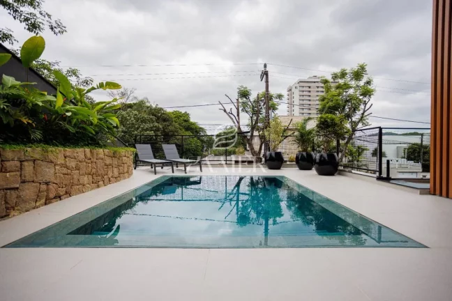 Imagem Sobrado com 3 quartos, América - Joinville