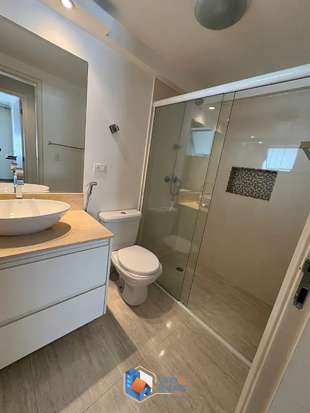 Imagem Apartamento para venda em Moema com 2 quartos, sendo 1 suíte, 85m²