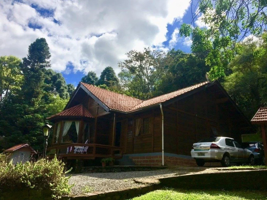 Imagem casa - 3 dorms. - 1 vaga - 155 m² - GRAMADO