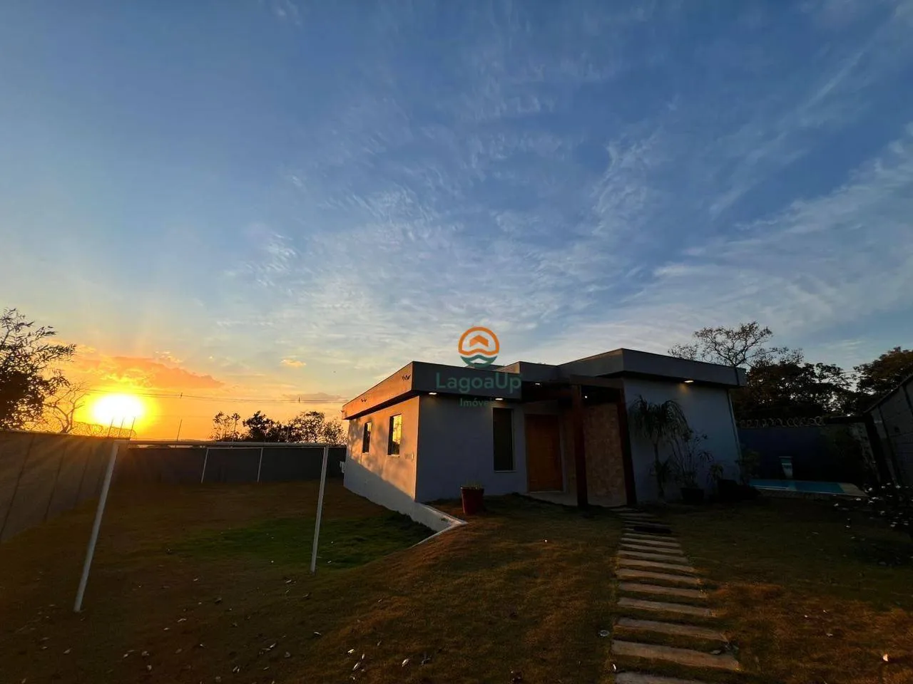 Casa com 3 dormitórios à venda, 640 m² por R$ 1.300.000 - Condomínio Estância das Petúnias - Lagoa Santa/MG