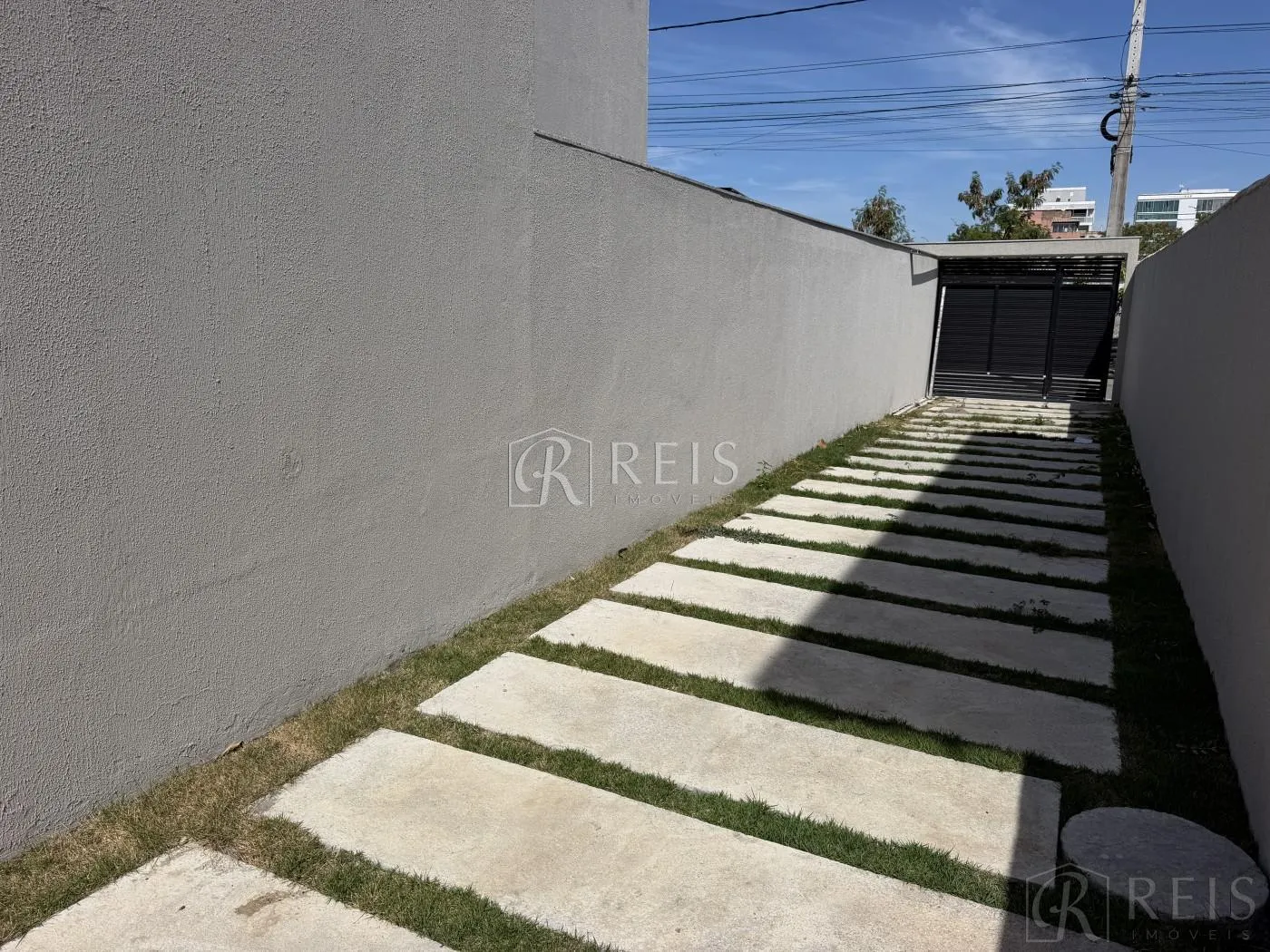 Imagem Casa para Venda em Rio das Ostras, Atlântica, 3 dormitórios, 1 suíte, 2 banheiros, 3 vagas