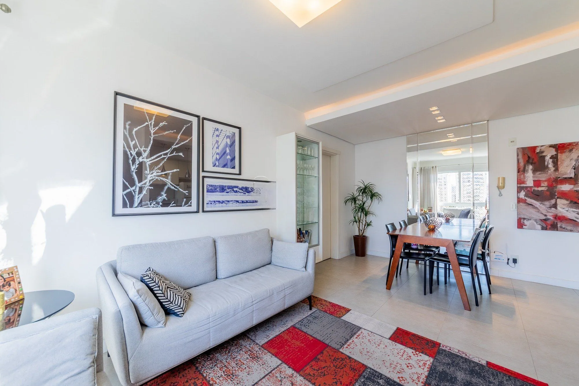 Apartamento com 3 quartos e 79m² à venda em Passo da Areia - Rua Bezerra De Menezes, Passo Da Areia, Porto Alegre