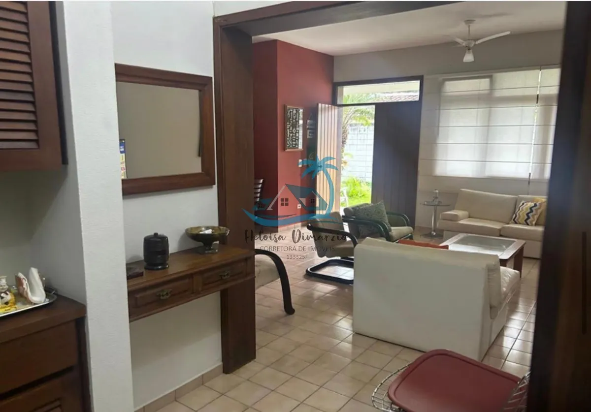 Imagem Casa alto padrão com 550m² de área construída a venda na Praia do Lazaro em Ubatuba.