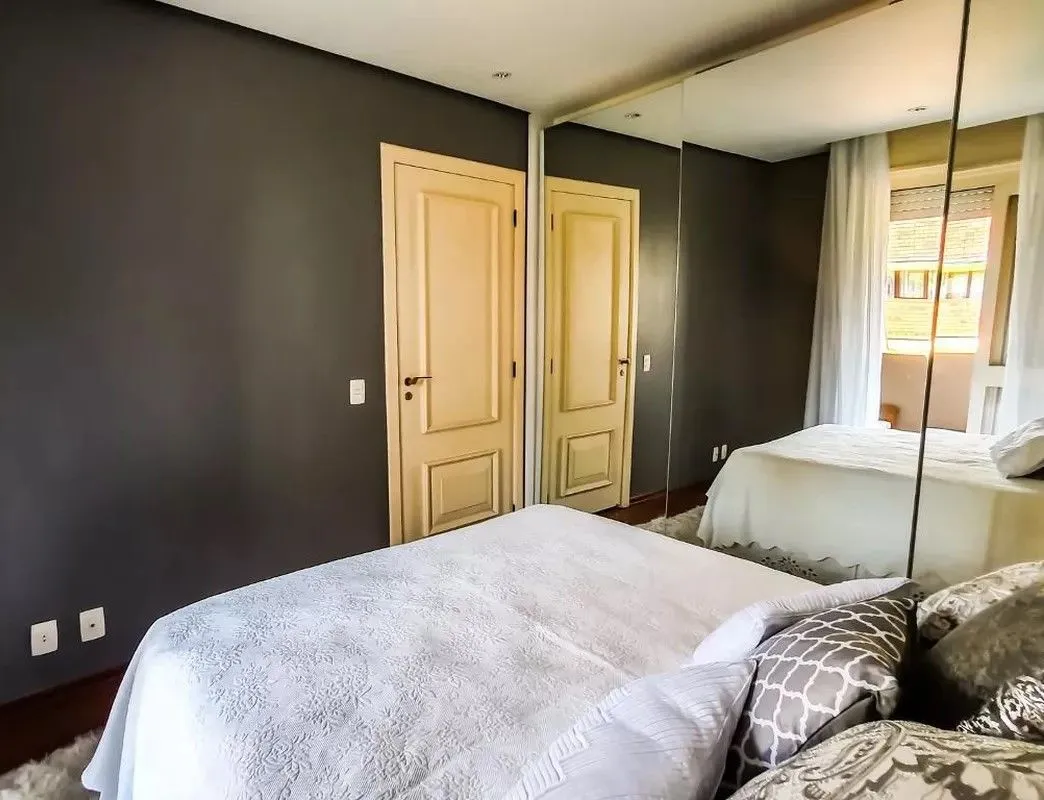 Imagem Vende-se apartamento com 3 quartos (1 suíte), 2 sacadas com churrasqueira, 132m² e 2 vagas - Auxiliadora