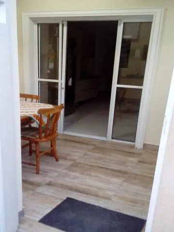 Imagem VENDA DE SOBRADO NO JARDIM PLANALTO, EM ARUJÁ/SP, 160m² com 3 suítes, 2 c/ sacada, sala de estar, copa, cozinha e garagem para 2 autos. CONSULTE-NOS.