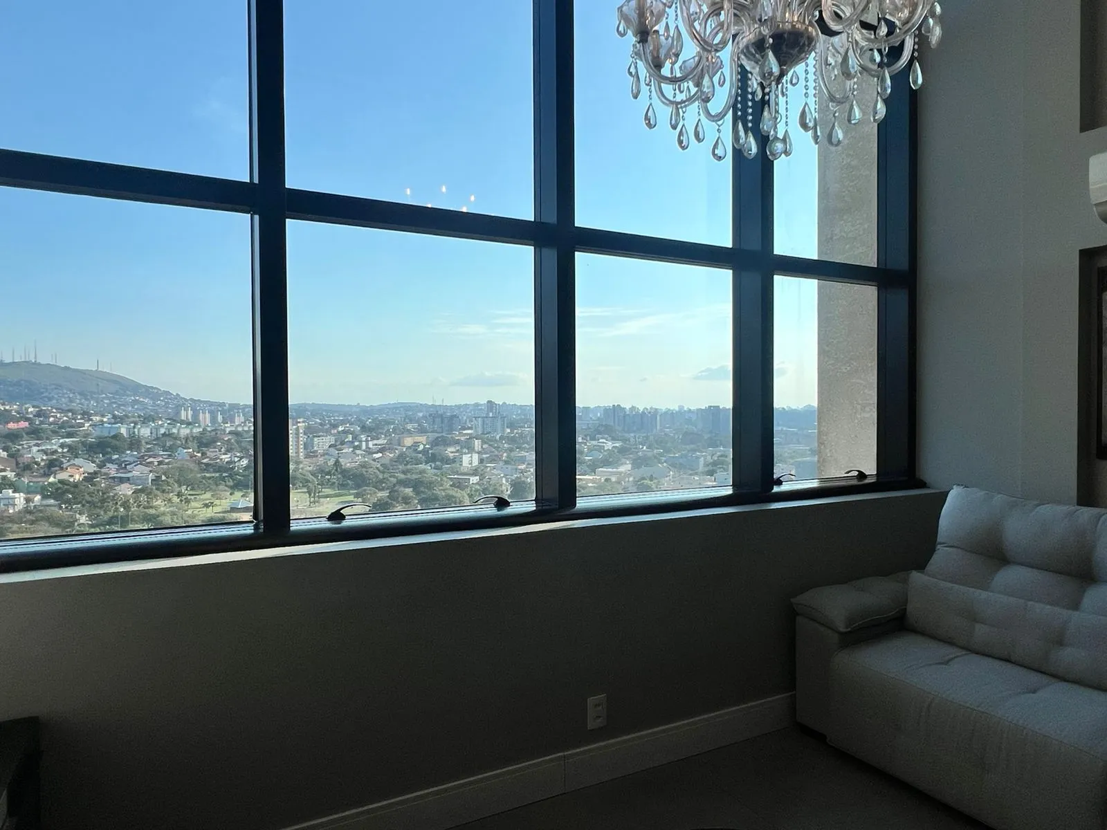 Imagem Apartamento duplex a venda, mobiliado e decorado, planta de 57 m2 com 1 dormitório, 2 vagas e 1 depósito.