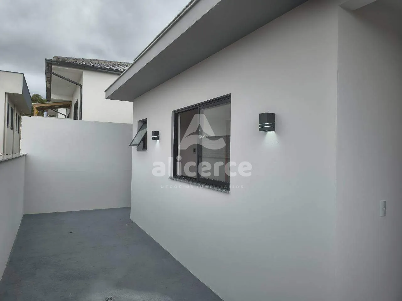 Imagem Casa à venda com 3 quartos 1 suíte, 90m² em Lisboa III São José