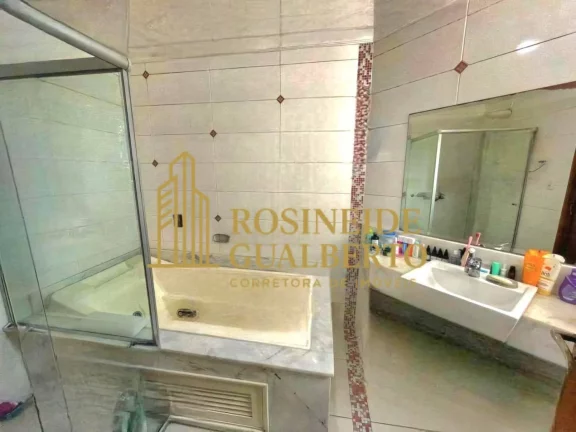 Imagem CASA COM 3 SUÍTES NO CENTRO E CARAGUATATUBA A 100 METROS DA PRAIA