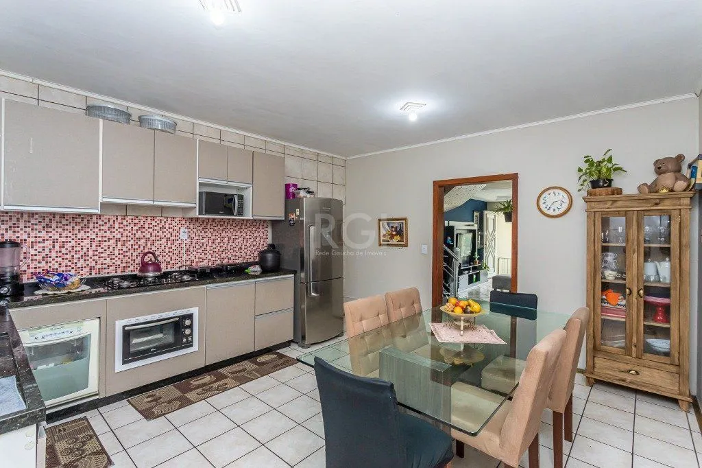 Imagem Sobrado para Venda - 171.64m², 3 dormitórios, sendo 1 suites, 2 vagas - Jardim Itu