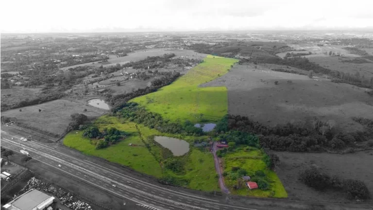 Imagem EXCELENTE ÁREA COM FRENTE PARA RODOVIA ANHANGUERA NA CIDADE DE LIMEIRA/SP. COM 283.140 M² COM 270 ...