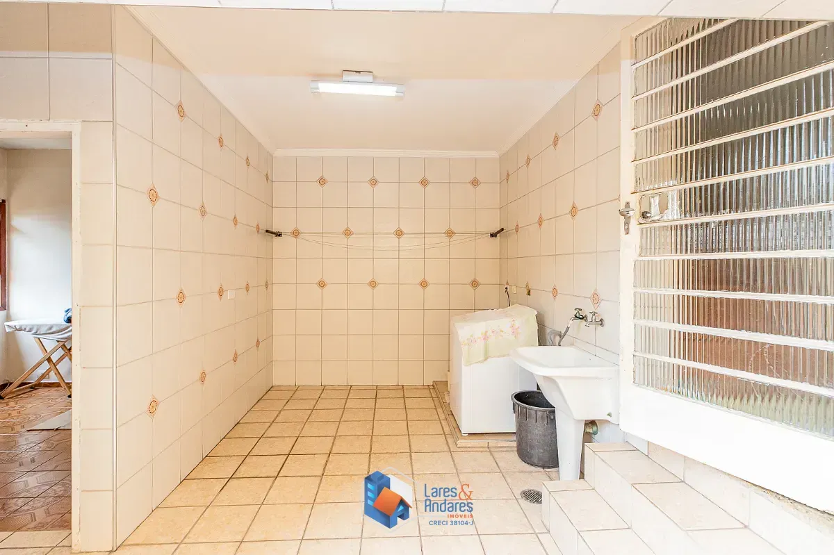 Imagem Sobrado para venda em Jardim Umuarama com 3 quartos, sendo 1 suíte, 396m²