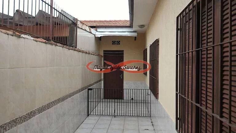 Imagem CASA À VENDA NA PRAIA GRANDE - BAIRRO MARACANA.