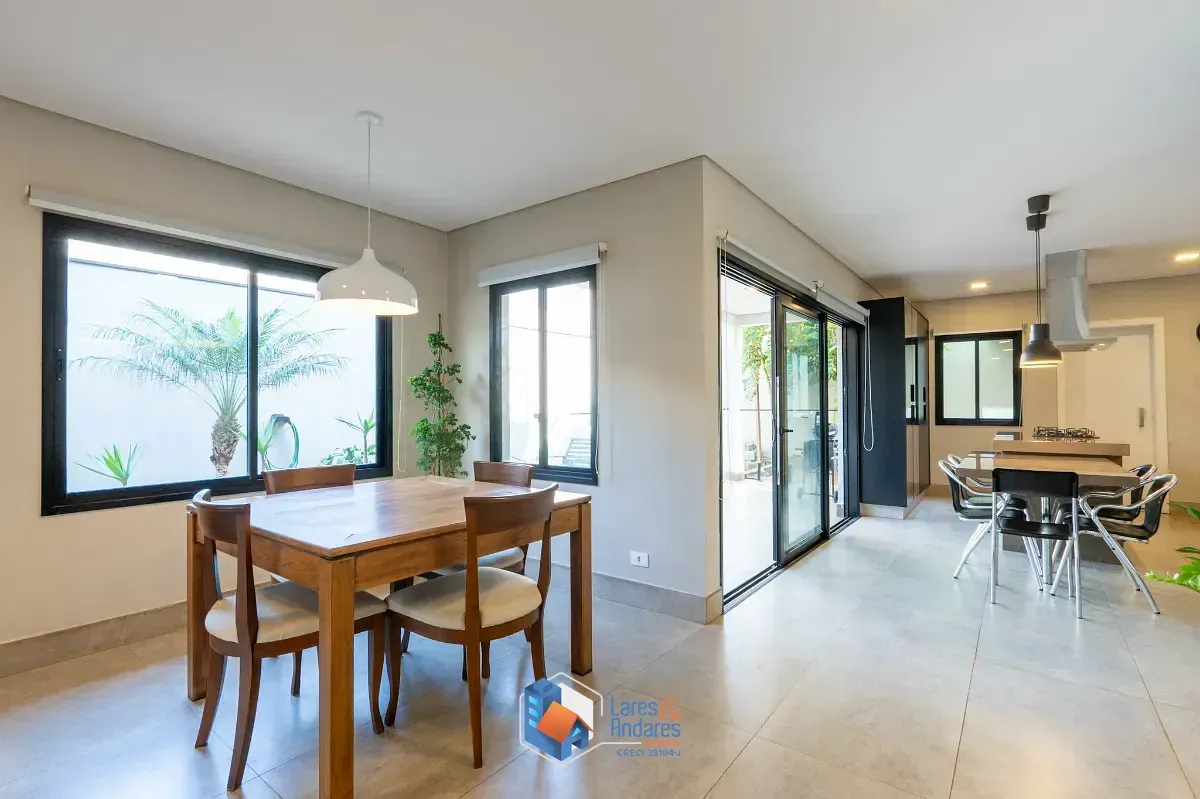 Imagem Casa de vila para venda em Brooklin com 3 quartos, sendo 3 suítes, 188m²