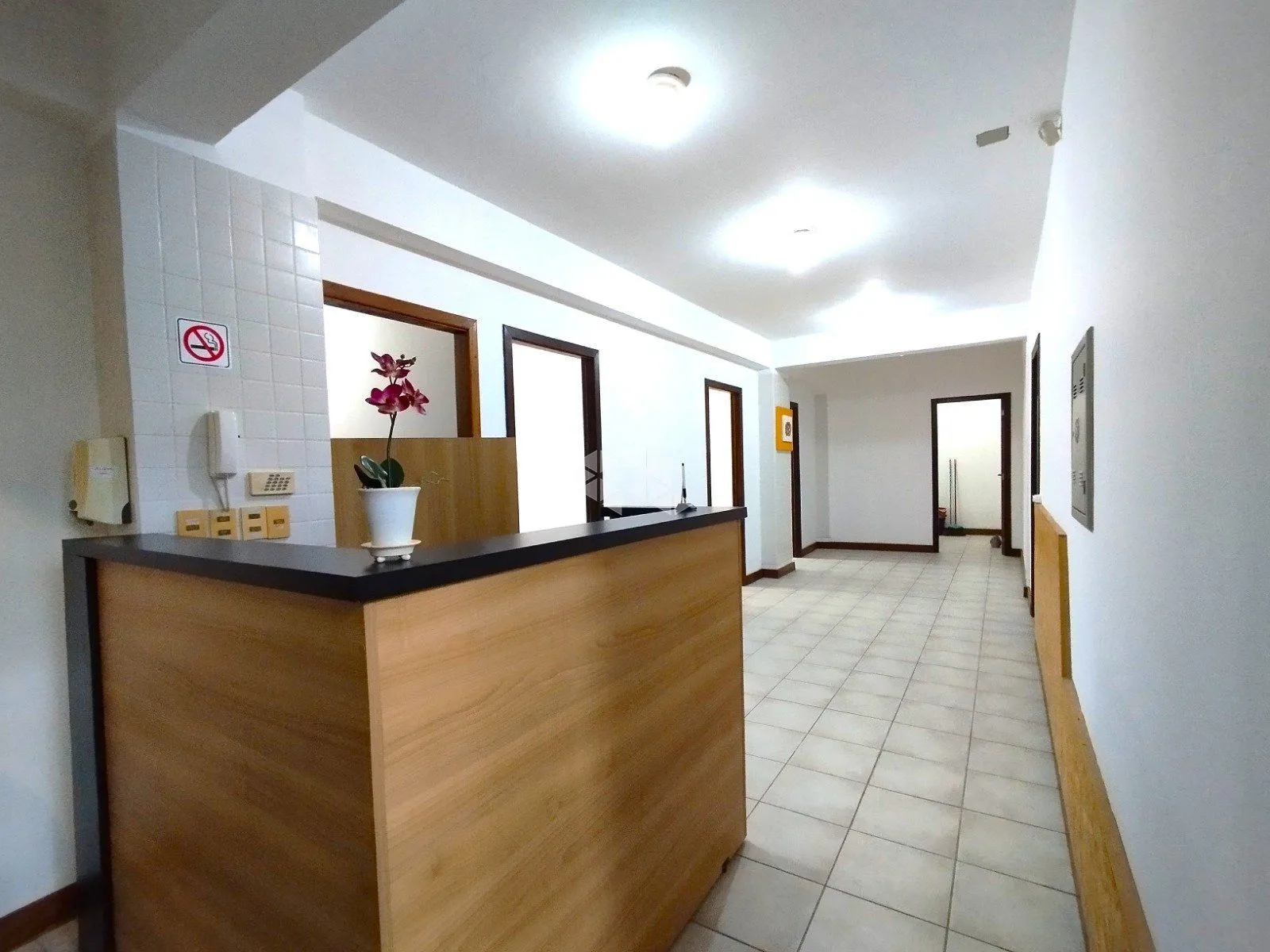 Imagem CONJUNTO COMERCIAL PODENDO FACILMENTE SER TRANSFORMADO EM APTO GARDEN