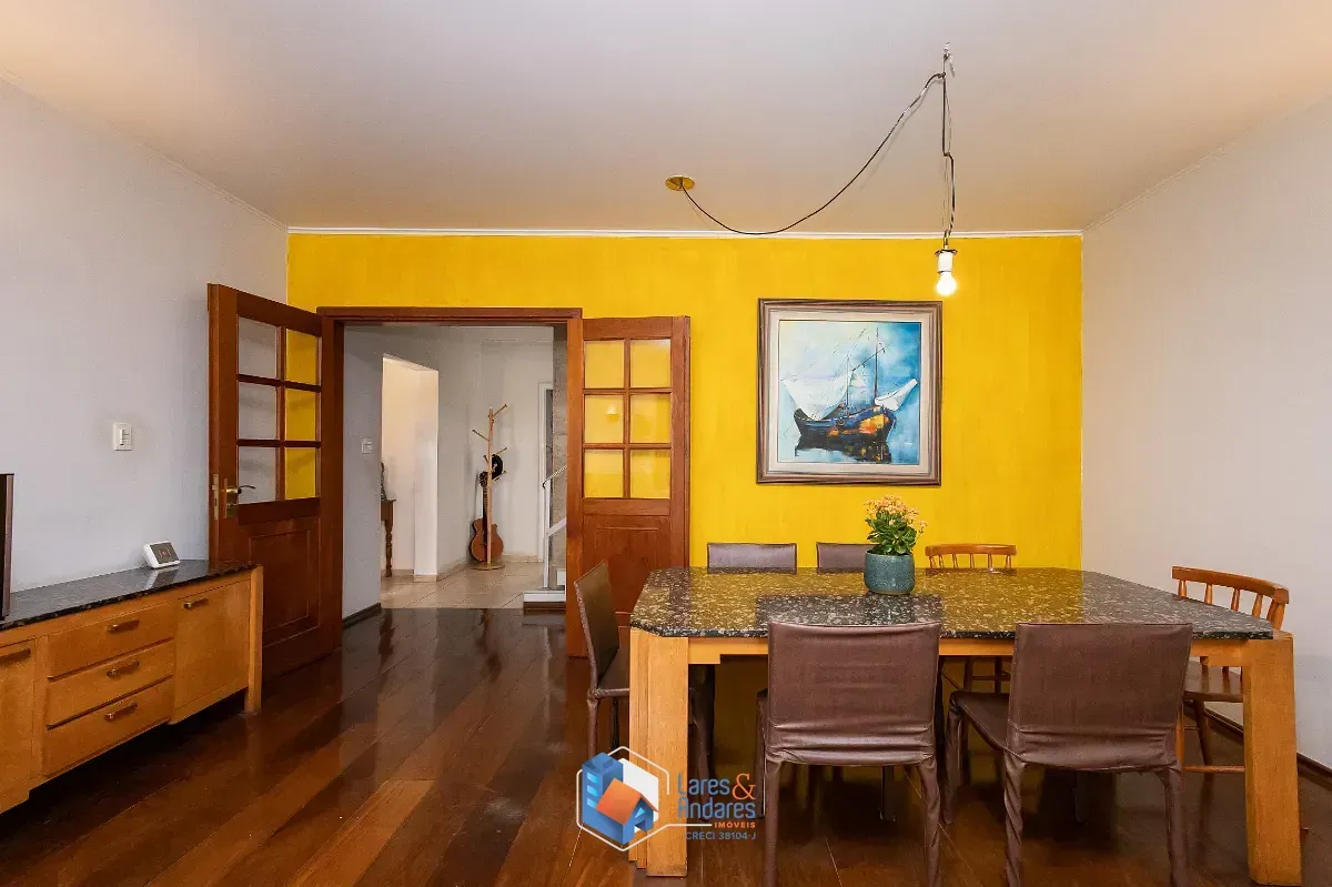 Imagem Casa para venda em Vila Madalena com 5 quartos, sendo 2 suítes, 256m²
