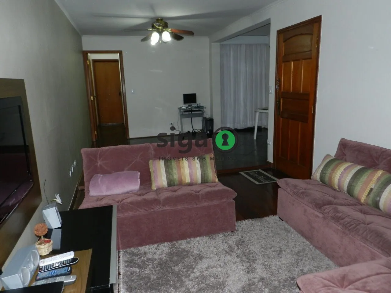 Imagem Casa Espaçosa com 5 Dormitórios e Quintal Próxima ao Metrô Vila Sônia.
