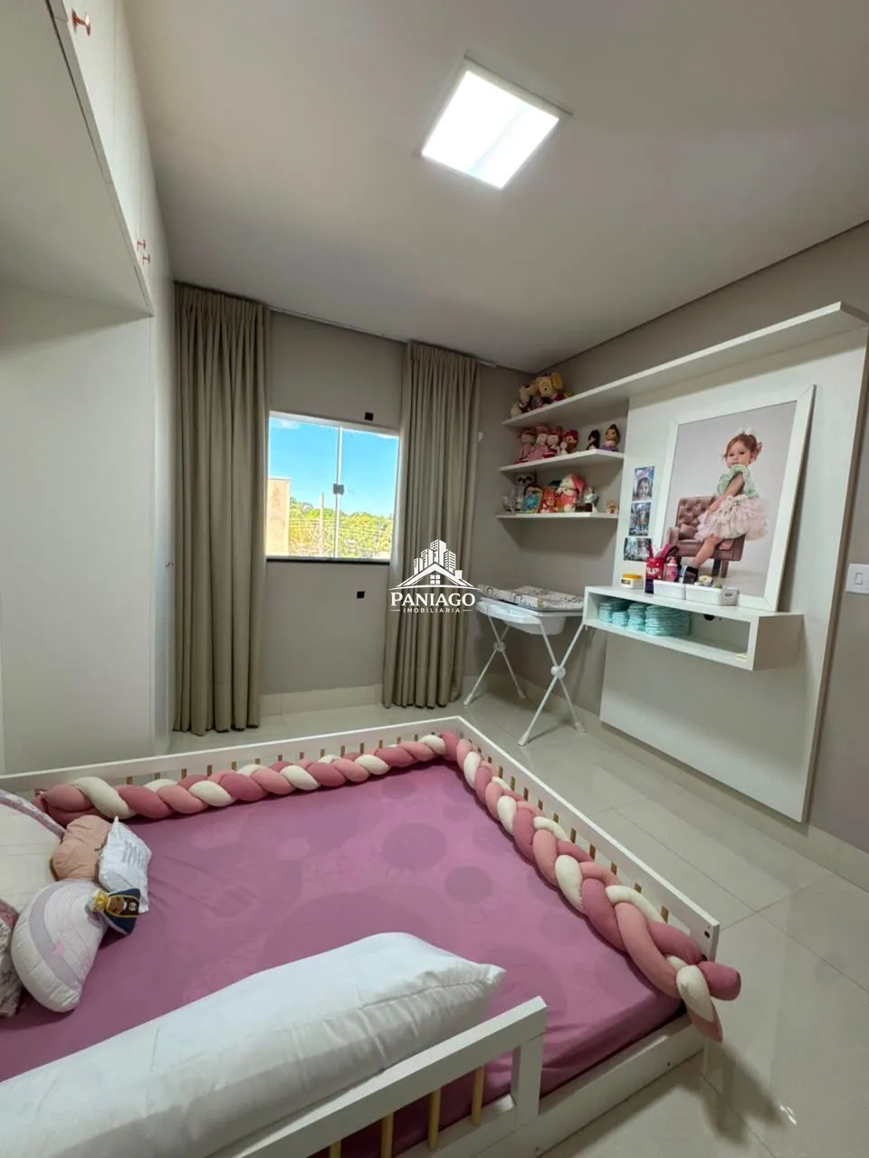 Imagem Sobrado de Alto Padrão com 3 Quartos, Piscina e Espaço Gourmet