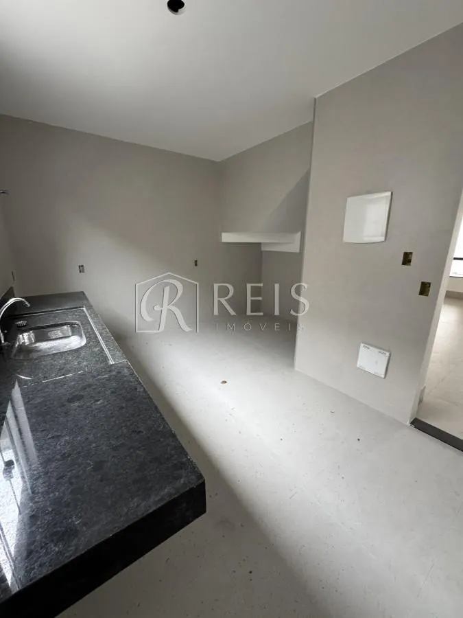 Imagem Casa para Venda em Rio das Ostras, Costazul, 3 dormitórios, 3 suítes, 4 banheiros, 3 vagas