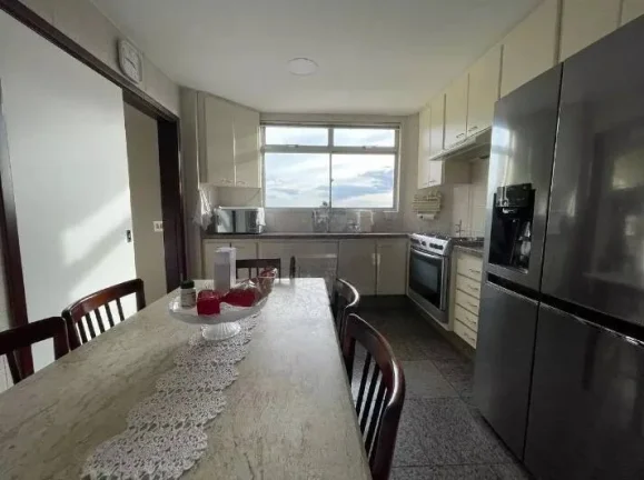 Imagem Apartamento Exclusivo de 240m² com 4 Quartos, 3 Vagas Lazer Complento.