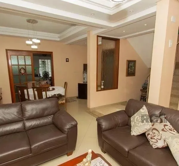 Imagem casa sobrado com 4 dormitórios 3 vagas e pátio e piscina
