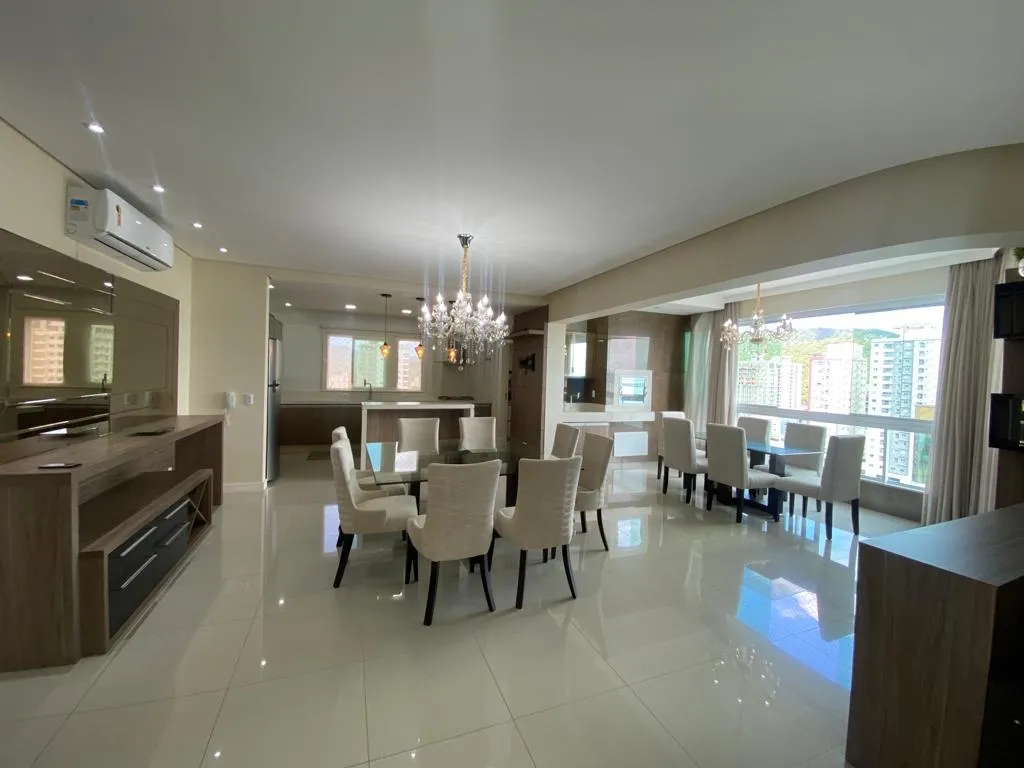Imagem Apartamento com vista para o mar à venda com 190m2 por R$ 3.690.000,00
