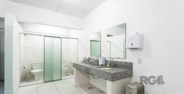Imagem Casa no bairro Petrópolis de 3 dormitórios e 4 vagas