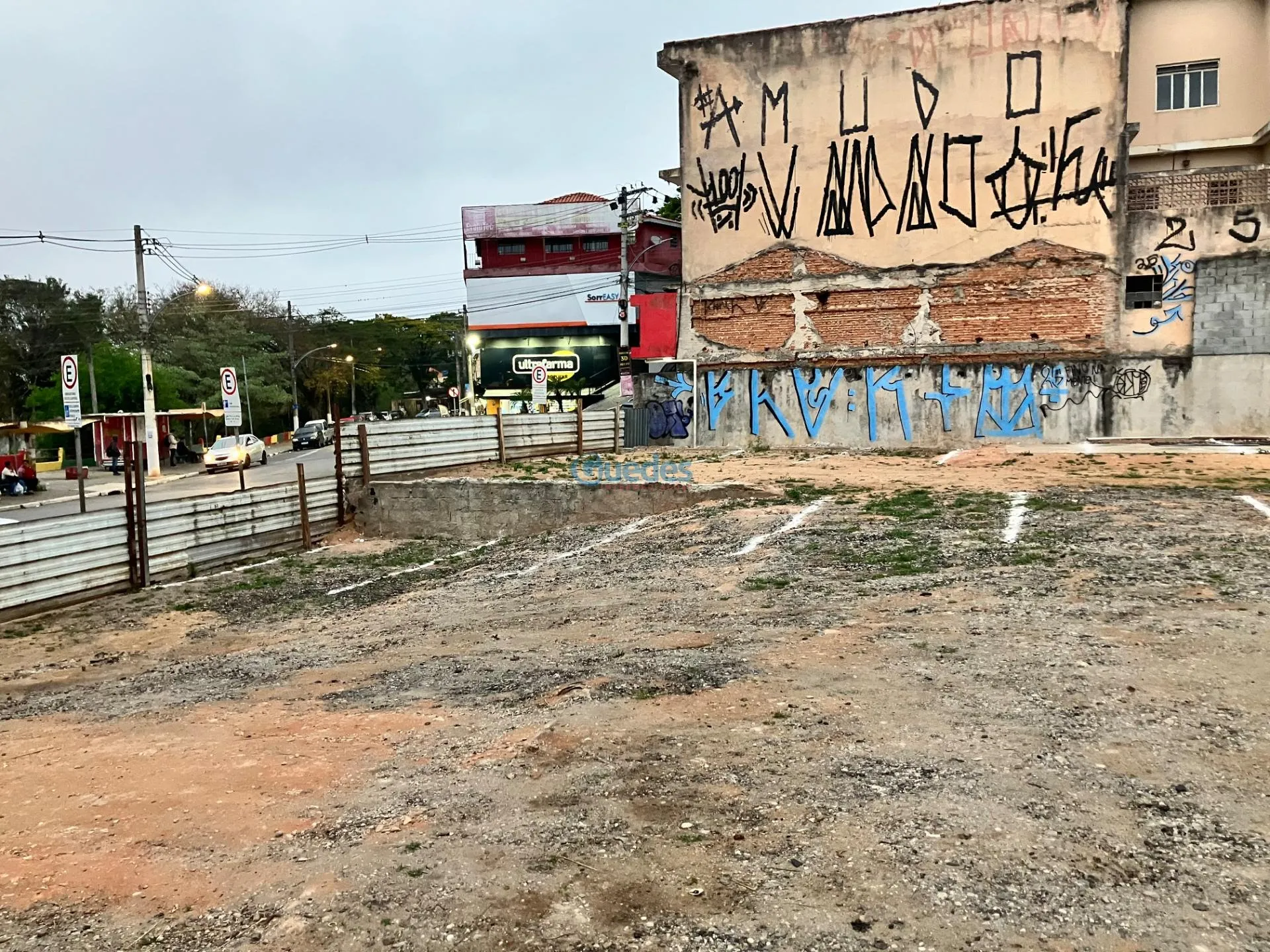 Imagem Área Comercial no Centro de Embu das Artes, 922m² à Venda