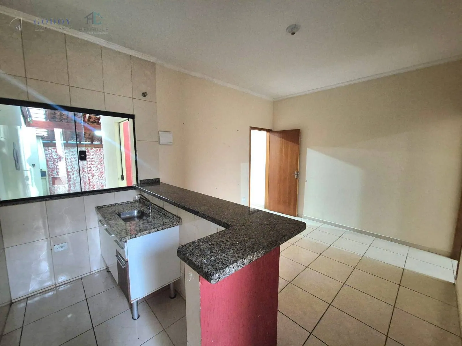 Imagem Excelente Casa no Mombaça com Suíte