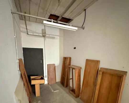 Imagem GALPÃO COMERCIAL PISO INFERIOR 04 VAGAS METRO VILA SÔNIA FL48