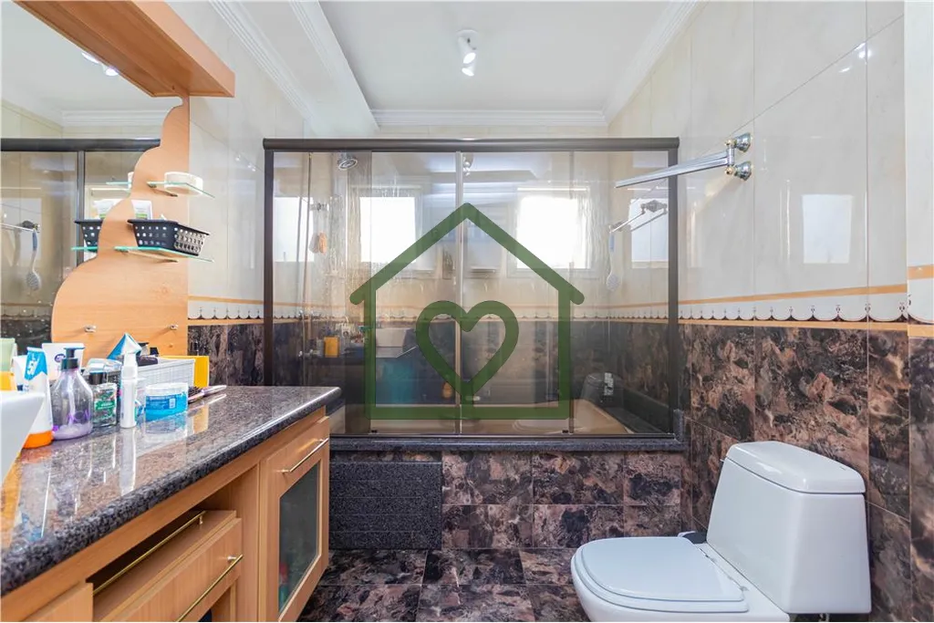 Imagem Excelente Casa em Condomínio fechado no Ecoville, composta de 2 pisos, com opção do terceiro. Pri...