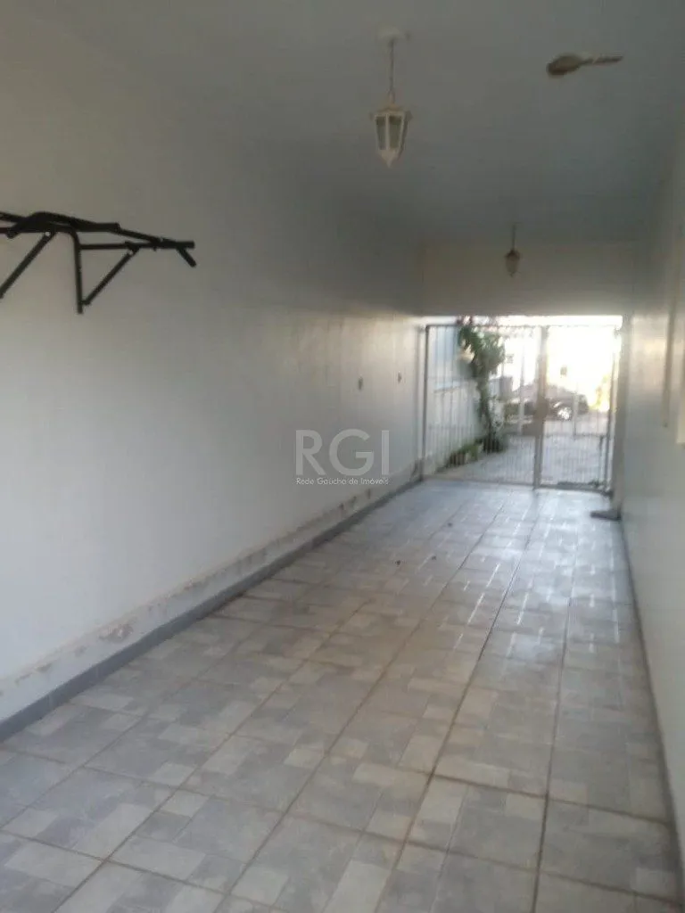 Imagem Casa para Venda - 300m², 3 dormitórios, sendo 1 suites, 5 vagas - Jardim Itu