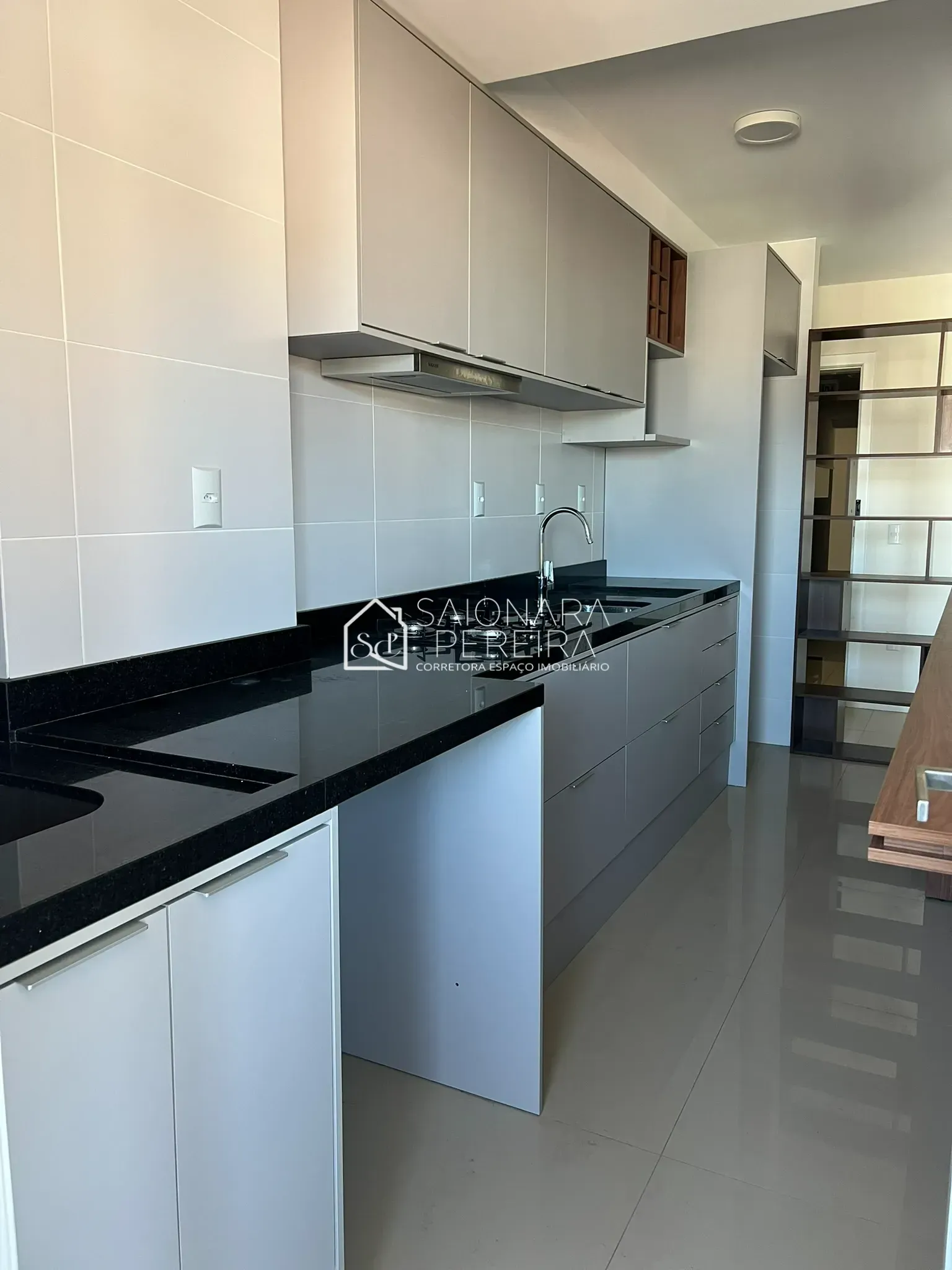 Imagem Apartamento com 2 dormitórios e suíte à venda no bairro Campinas, São José - SC