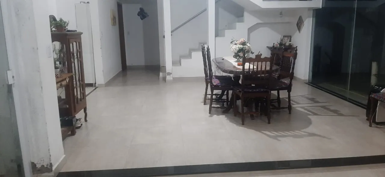 Imagem Casa à venda 5 Quartos, 3 Suites, 4 Vagas, 230M², Vila São Geraldo, Taubaté - SP