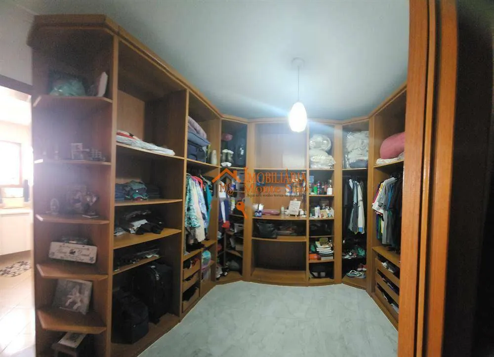 Imagem Sobrado com 5 dormitórios à venda, 300 m² por R$ 1.280.000,00 - Portão - Arujá/SP