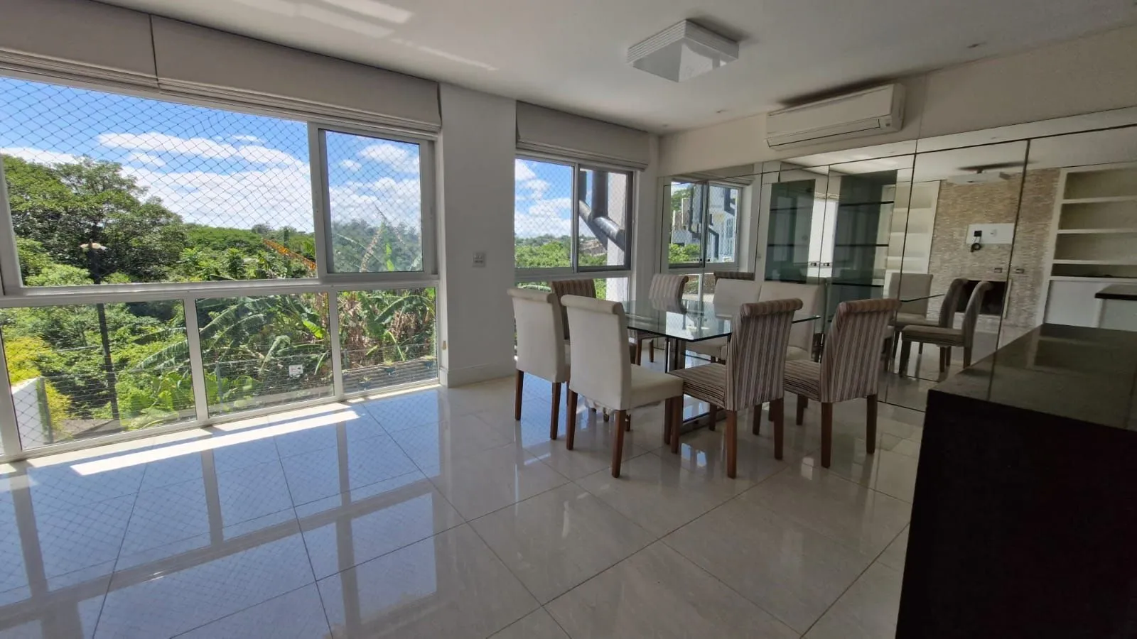 Imagem Casa em Condominio fechado, 5 dormitórios com infraestrutura completa