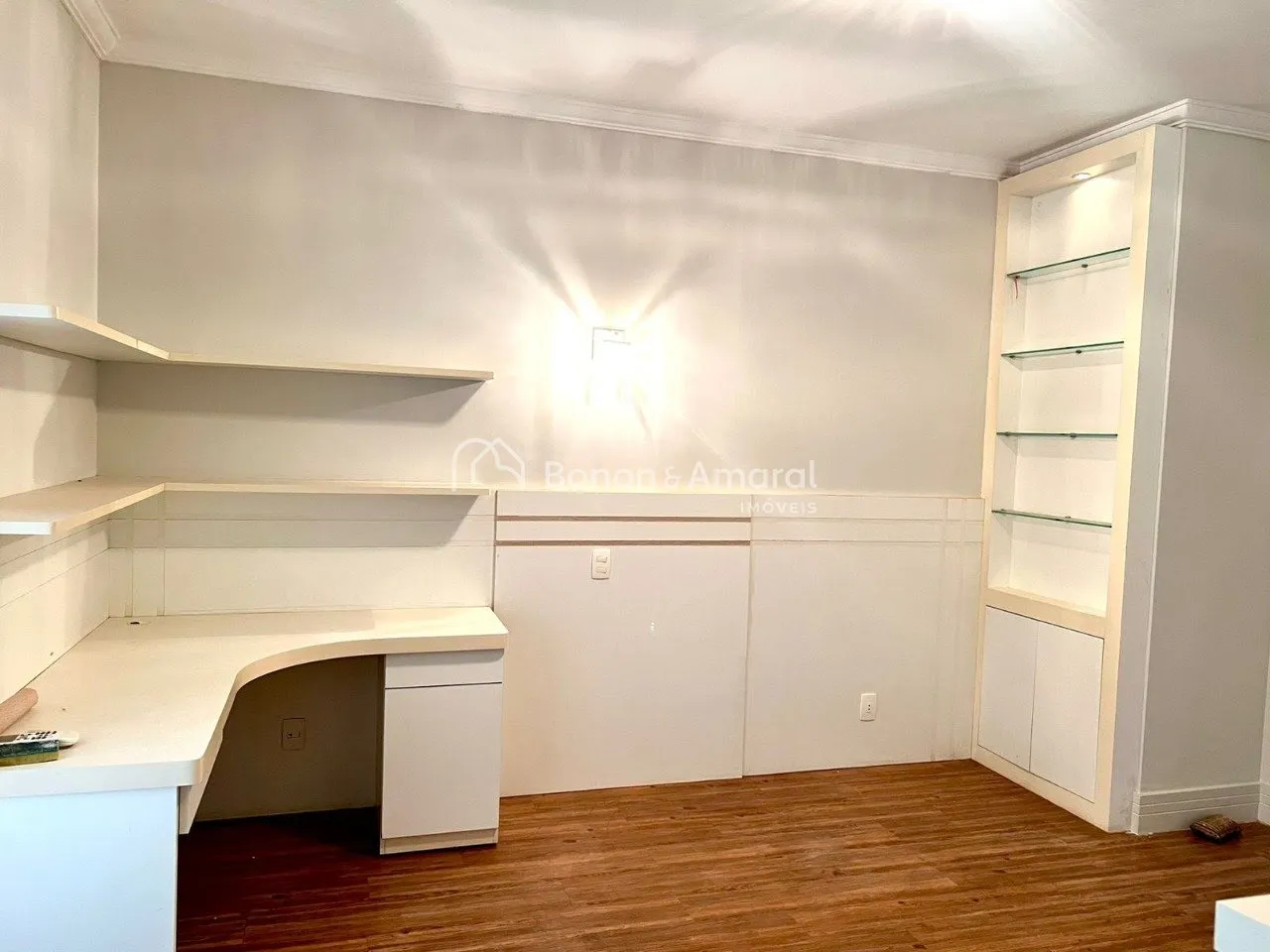 Imagem Casa de condomínio com 4 Quartos e 5 banheiros à Venda, 397m² por R$ 1.865.000