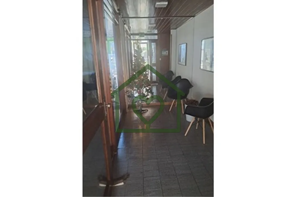 Imagem Apartamento 1 dormitório desocupado com vaga de garagem, 33m2, semi mobiliado, em prédio com eleva...