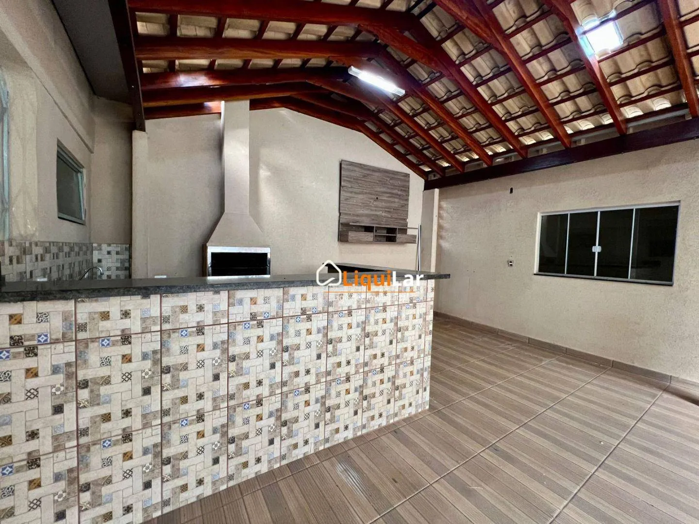 Imagem Imóvel Amplo com Dupla Aptidão Residencial ou Comercial em Terreno de 600 m² com Varanda Gourmet